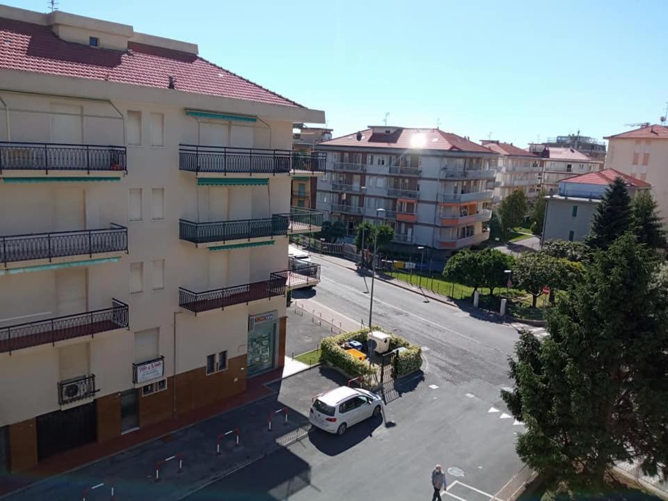Nonna Pella Appartamenti - Corbezzolo Pietra Ligure Kamer foto