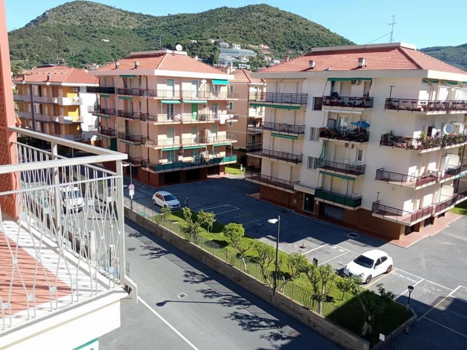 Nonna Pella Appartamenti - Corbezzolo Pietra Ligure Kamer foto